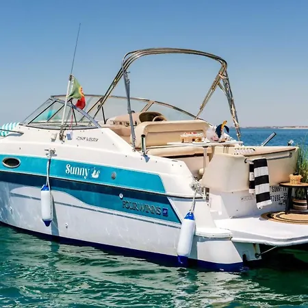 ספינת מלון The Happy Sailor