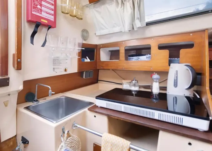 The Happy Sailor ספינת מלון ויאנה דו קסטלו