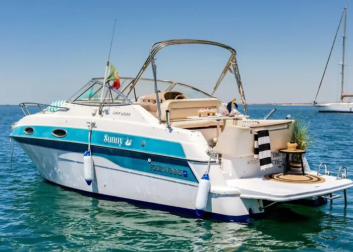 ספינת מלון The Happy Sailor