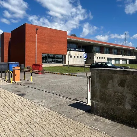 بوتيل The Happy Sailor