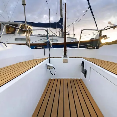 The Happy Sailor Botel *