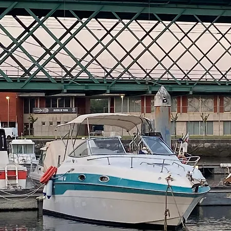 The Happy Sailor * فيانا دو كاستيلو