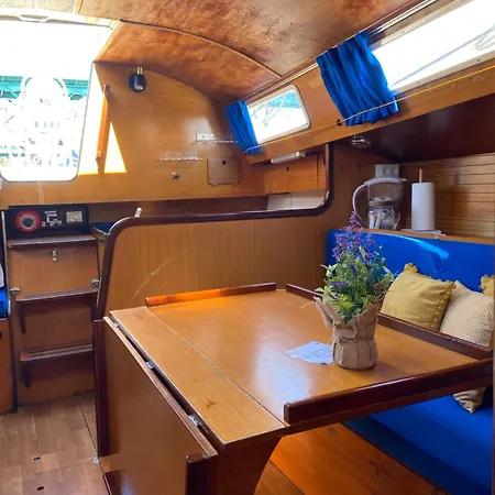 The Happy Sailor Botel