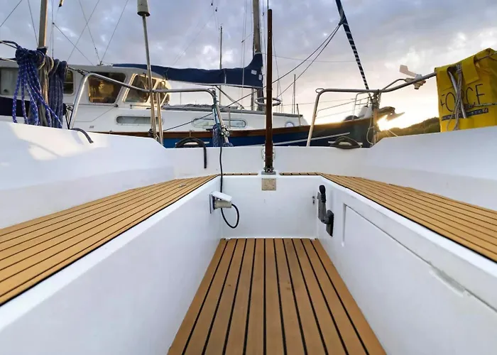 The Happy Sailor Botel *