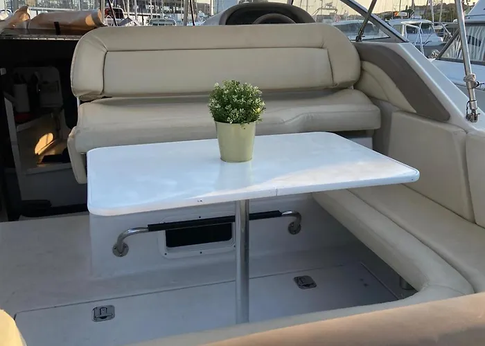 The Happy Sailor Botel Viana do Castelo