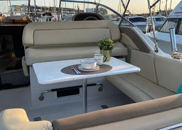 The Happy Sailor Botel